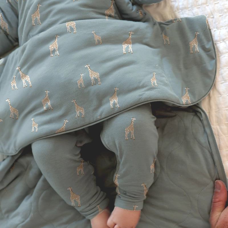 >Gunamuna Baby 2.5 TOG Long Sleeve Sleep Bag - ﻿﻿Giraffe Moss