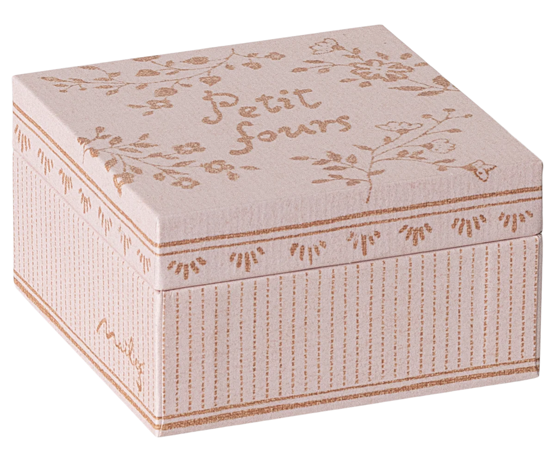 Maileg Cakes and cakestand, Mini