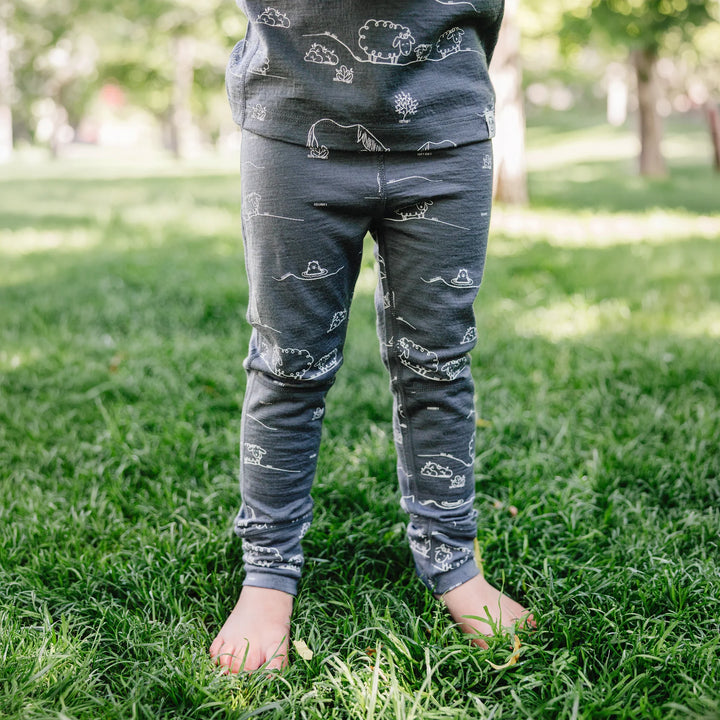 >Woolino Kids Merino Wool Base Layer Long Sleeve Top + Leggings Set - Farm