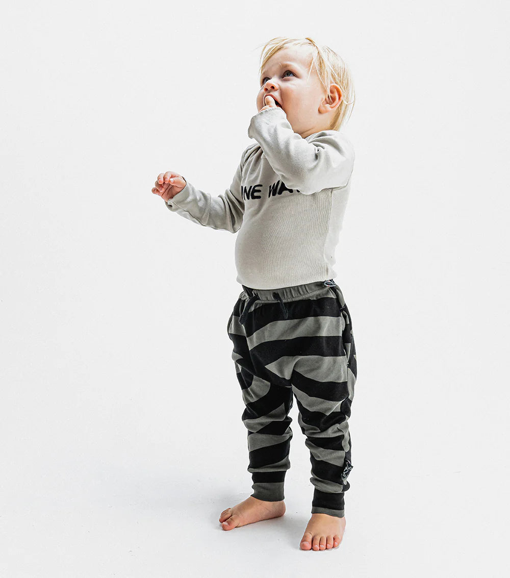 Nununu Baby ONE WAY Onesie - Smokey Grey