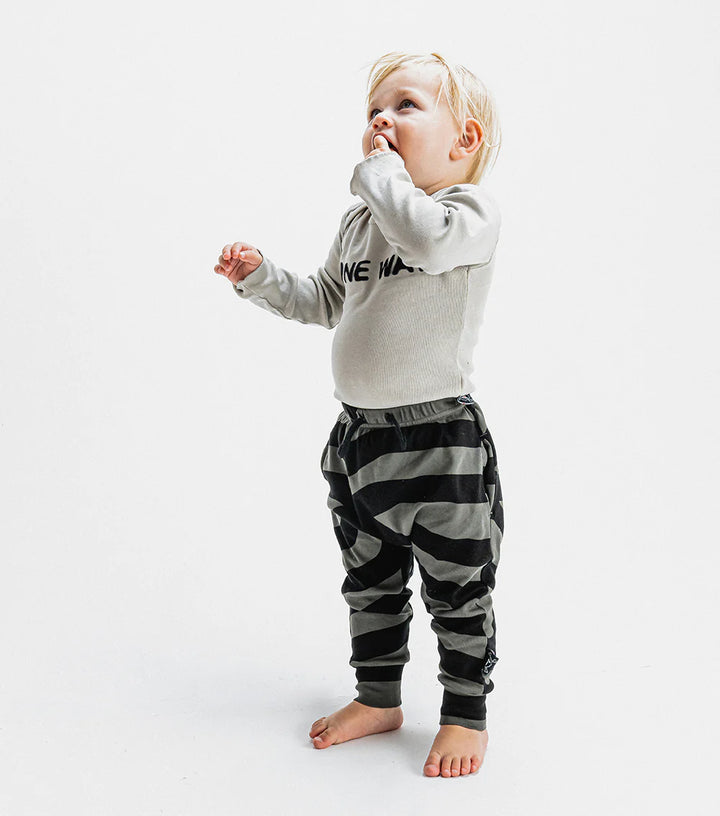 Nununu Baby ONE WAY Onesie - Smokey Grey