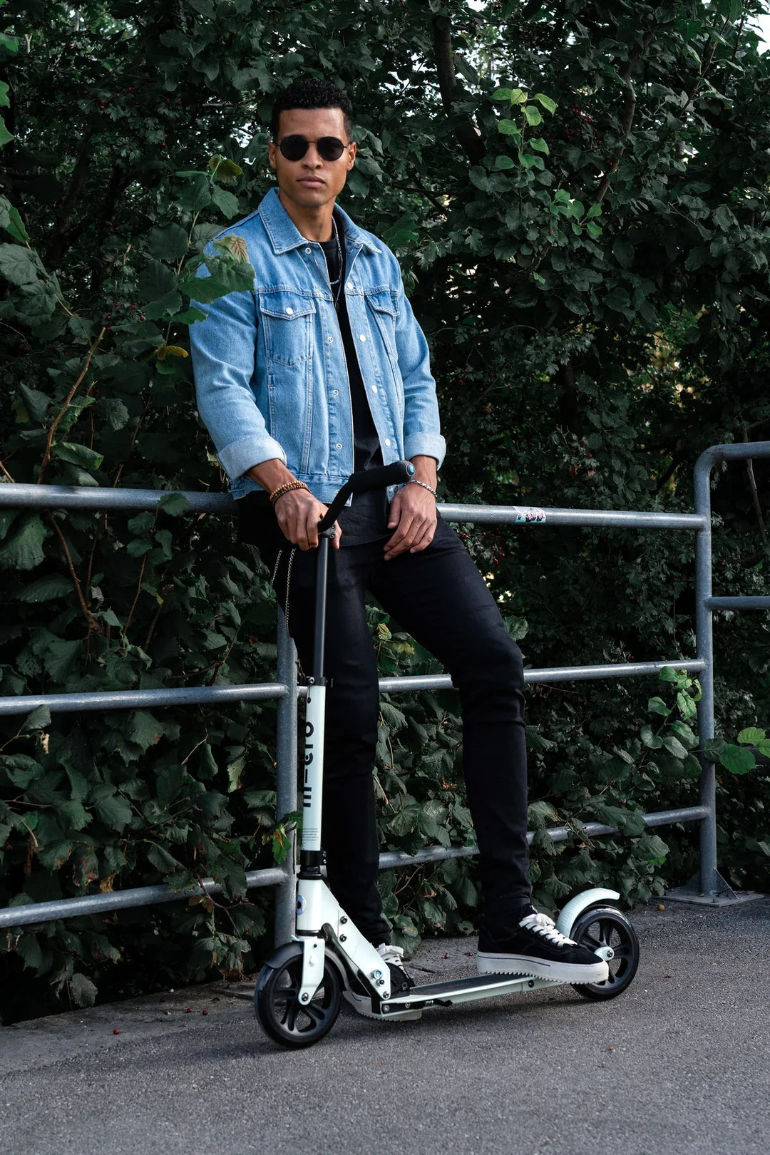 Micro Adult / Teen Speed Deluxe Scooters - Neon Rose