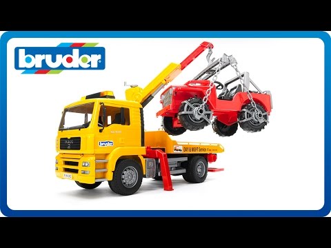 >Bruder 02750 MAN TGA Tow Truck with Cross Country Vehicle