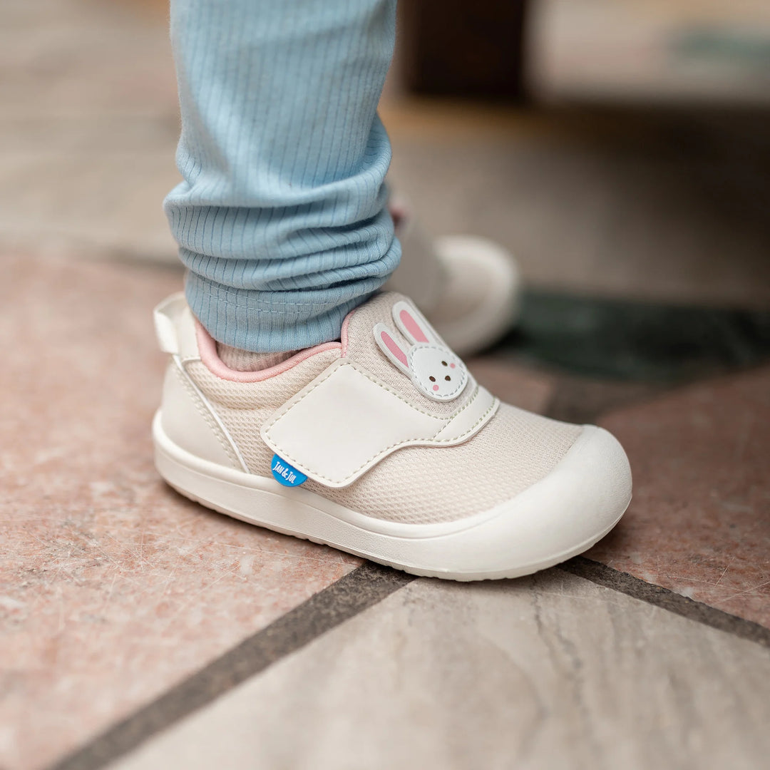 >Jan & Jul Kids Mini-Flyer Sneakers - Cream Bunny