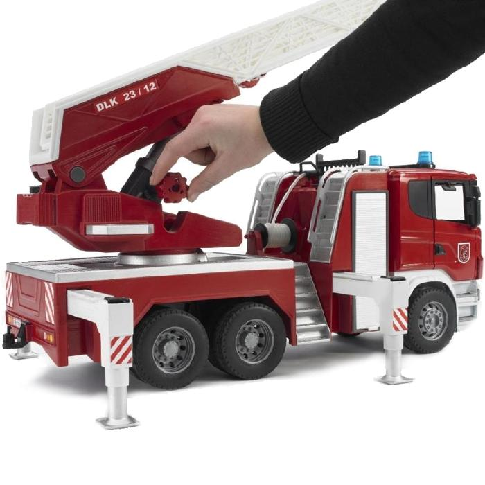 >Bruder 02821 MACK Granite Fire Engine w/ Water Pump and Light & Sound 24.8 x 7.9 x 10.4 inch