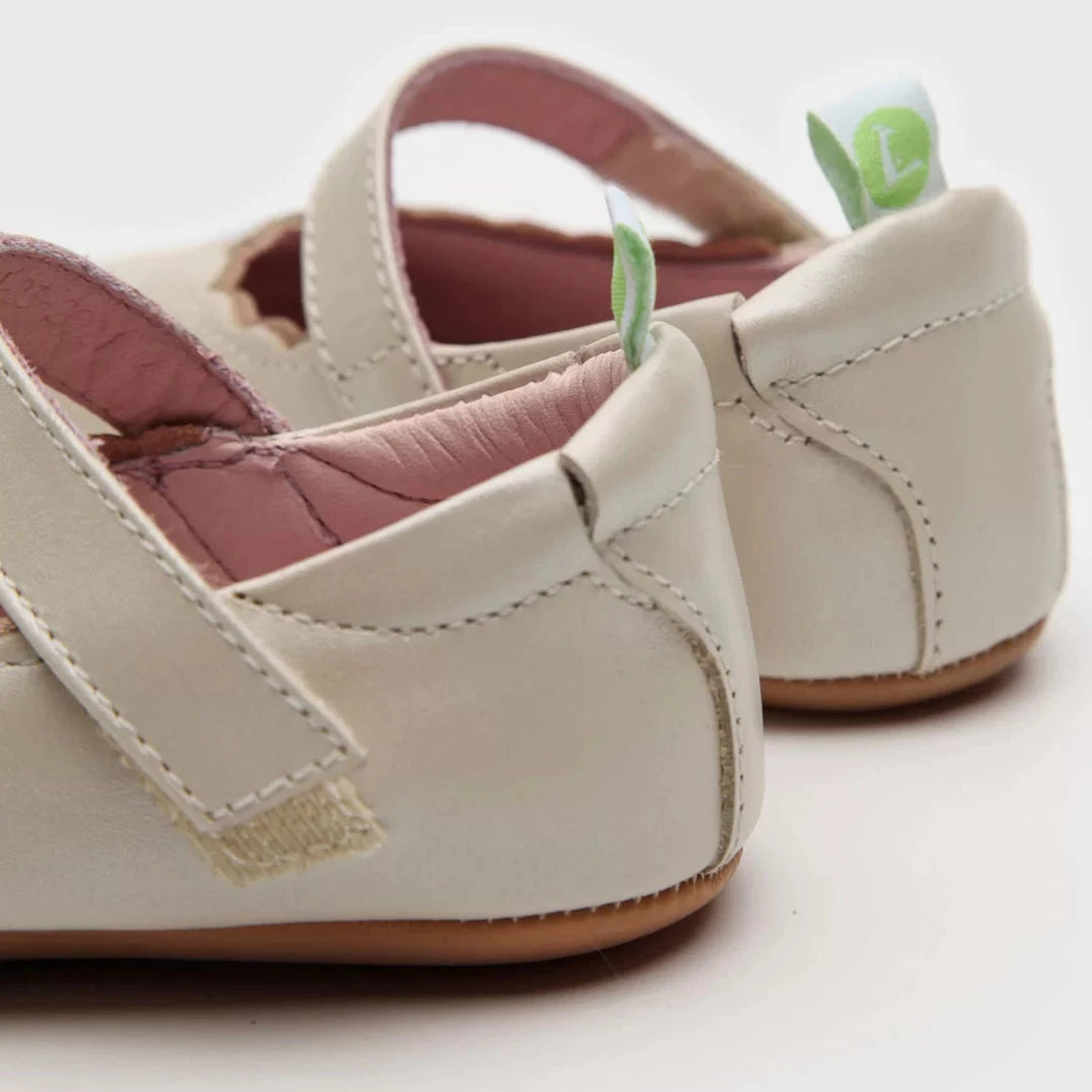 Tip Toey Joey ROUNDY Ballerina Flats in Antique White/Fuchsia Shine