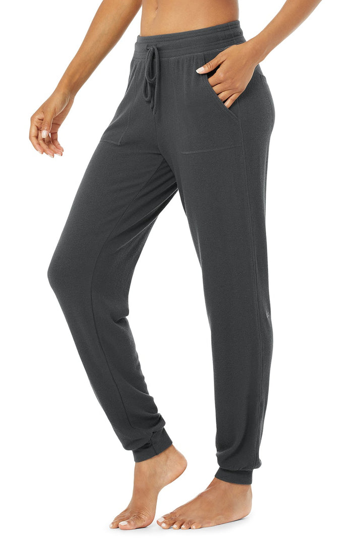 Alo Yoga W5912R SOHO Sweatpant in Anthracite - XS